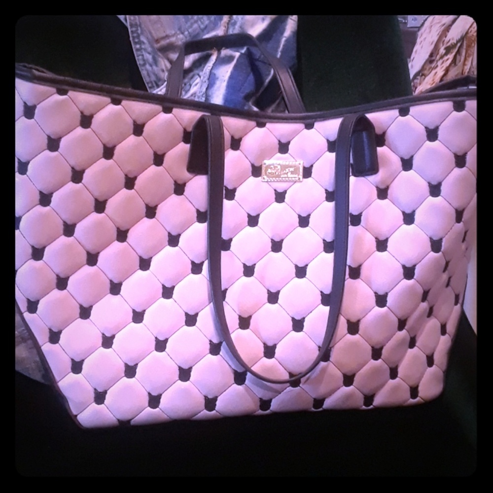 Betsey Johnson 💖😻 hand / shoulder bag / tote
